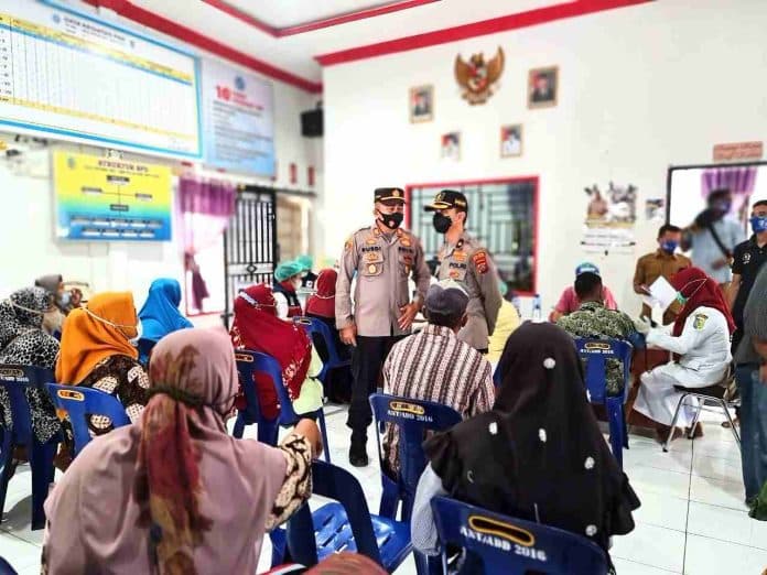 di_wilkum_polsek_lima_puluh_sehari_vaksinasi_capai_720_orang
