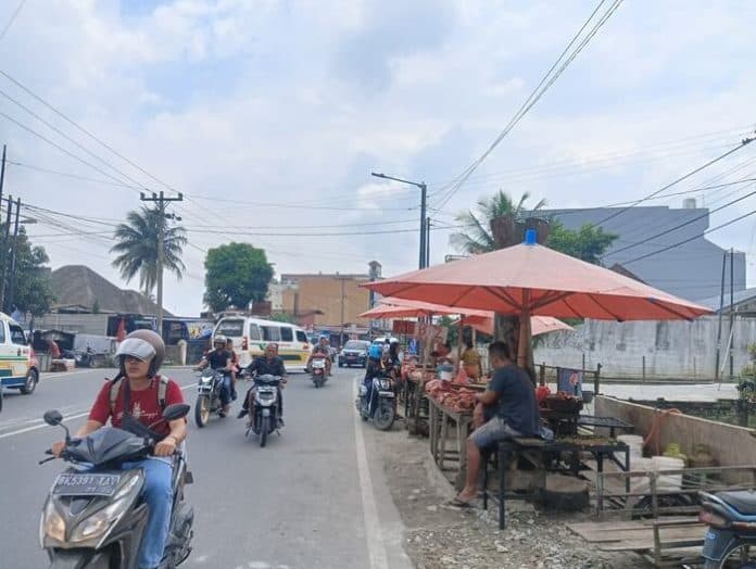 dianggap_mematikan_usaha_pedagang_babi_di_jalan_di_panjaitan_kompak_menolak_dipindahkan