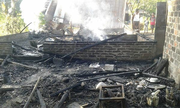 diawali_suara_ledakan_rumah_milik_selamet_habis_dilalap_api