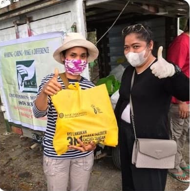 dibagikan_400_paket_sembako_untuk_pemulung_dan_petugas_kebersihan