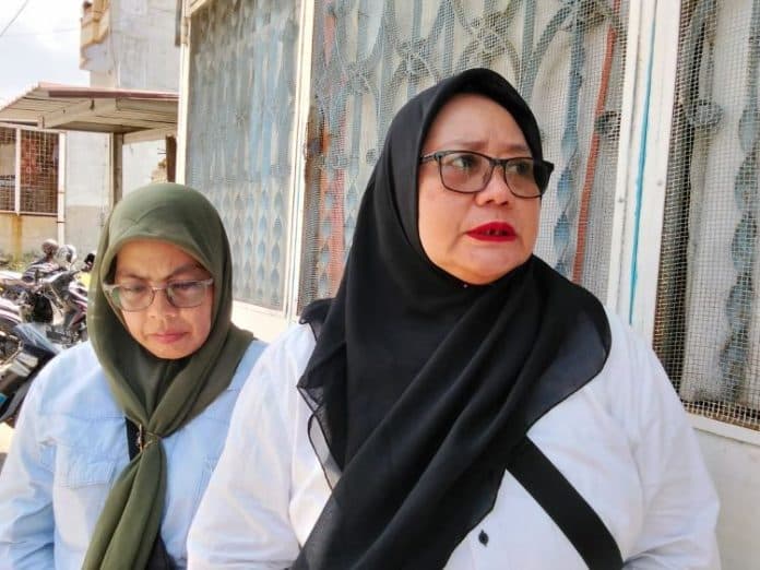 dibunuh_anak_kosnya_lansia_62_tahun_ditemukan_luka_sayat_di_leher_dan_pipi