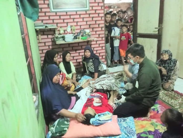 diduga_depresi_pemuda_lajang_ditemukan_tewas_gantung_diri_di_sei_suka