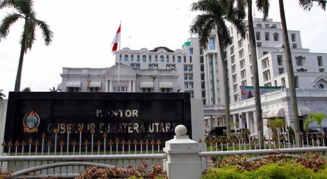 diduga_gelapkan_mobil_kasubbag_di_biro_humas_setda_provinsi_sumut_ditahan_di_poldasu