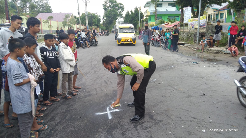 diduga_ikut_balap_liar_2_pemuda_ini_tewas_di_depan_smp_2_siantar