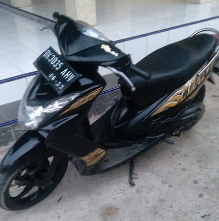 diduga_kesiangan_sepeda_motor_maling_tertinggal_di_mesjid_bukhari_lubuk_pakam