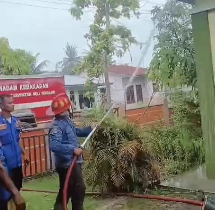 diduga_korsleting_listrik_posyandu_nyaris_terbakar_di_deli_serdang