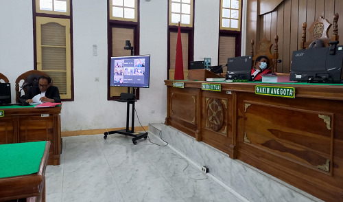 diduga_korupsi_dana_covid_19_sekda_samosir_nonaktif_diadili_di_pengadilan_tipikor_medan