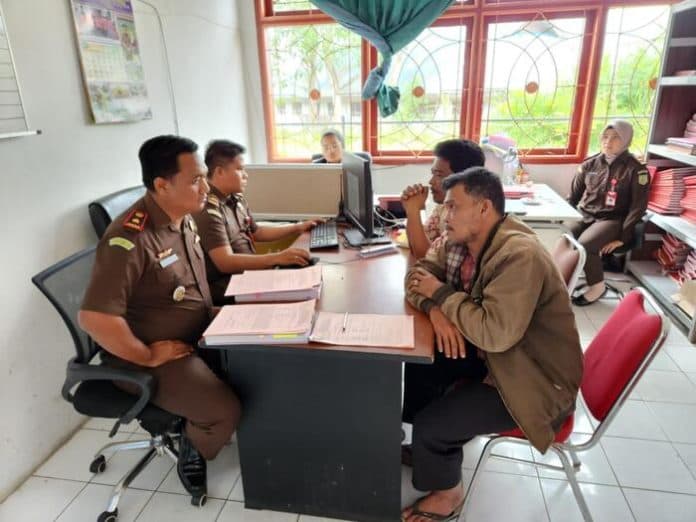 diduga_korupsi_dd_lobu_siregar_ii_sahata_siahaan_dan_luhut_jadi_tersangka
