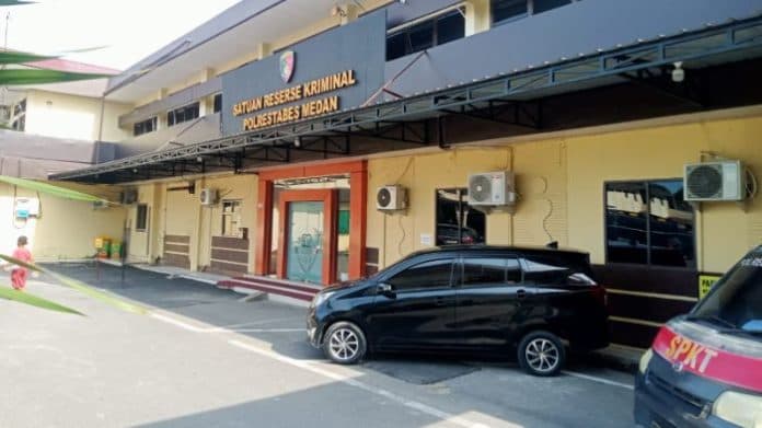 diduga_lecehkan_santri_pimpinan_rtq_diseret_warga_ke_kantor_polisi