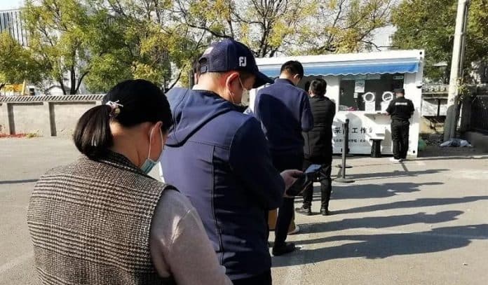 diduga_penyebab_488_orang_terinfeksi_covid_19_pria_di_china_diganjar_dua_tahun_penjara