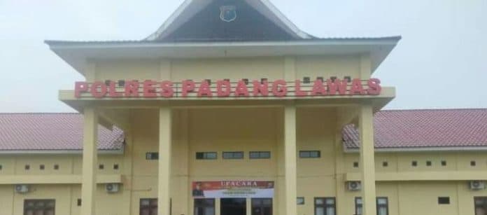 difitnah_dan_pencemaran_nama_baik_kades_gunung_manaon_melapor_ke_polres_palas