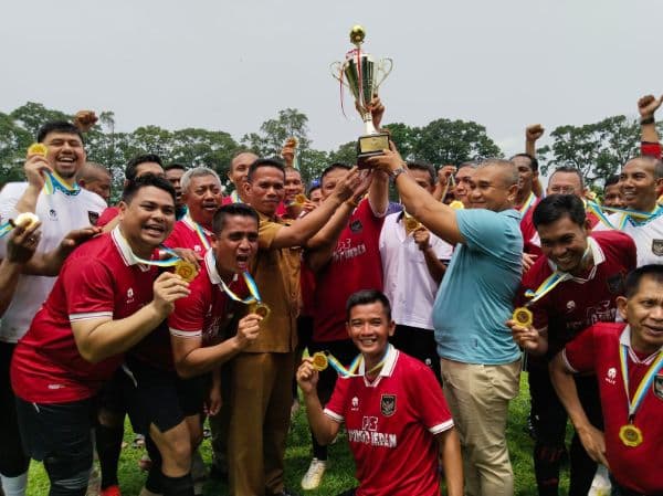 digelar_di_kota_pematang_siantar_ps_pemko_medan_juara_football_friendly_komwil_i_apeksi