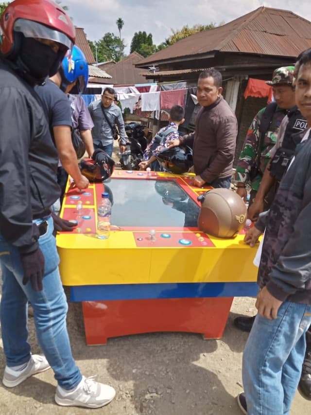 digerebek_kampung_rawan_narkoba_di_biru_biru