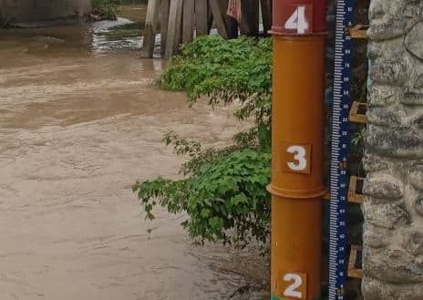 diguyur_hujan_volume_debit_air_di_sungai_padang_sepat_meningkat