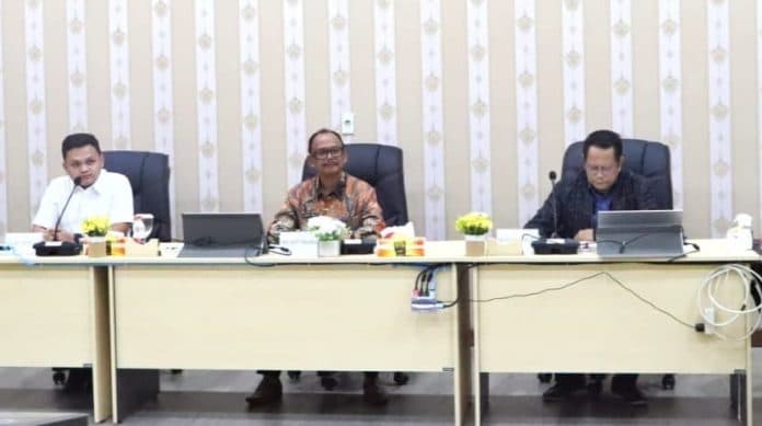 dihadapan_anggota_dprd_sumut_wabup_pemkab_simalungun_berkomitmen_sukseskan_pemilu_2024