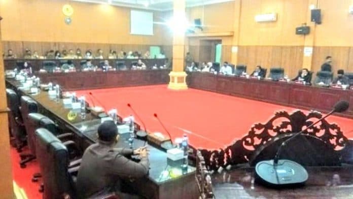 dihadiri_bupati_batu_bara_dprd_paripurna_penyampaian_pokir