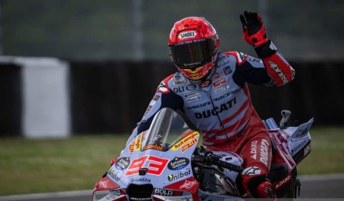 dihukum_penalti_poin_pembalap_tim_gresini_racing_marc_marquez_turun