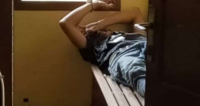 dikejar_dan_ditabrak_korbannya_penjambret_hp_diamuk_massa