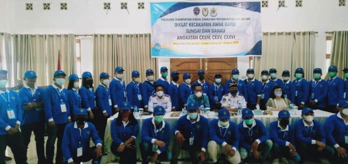 diklat_kecakapan_awak_kapal_sungai_dan_danau