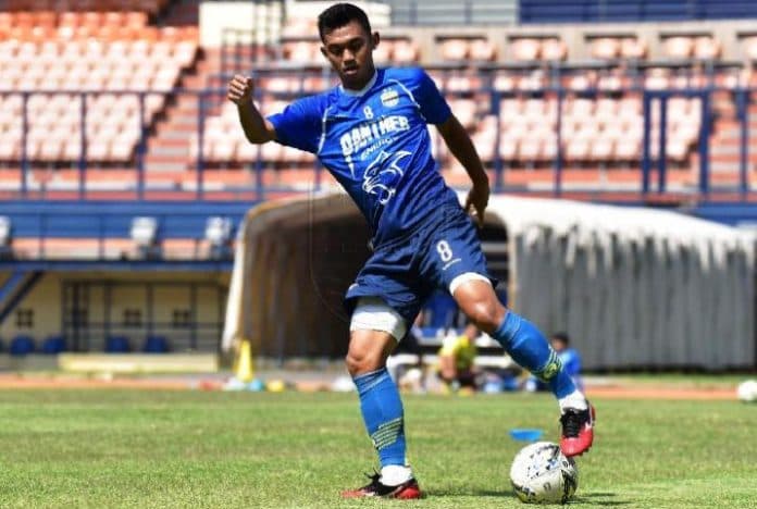 dikontrak_persib_bandung_hingga_2026_aziz_berjanji_bermain_lebih_gahar_lagi