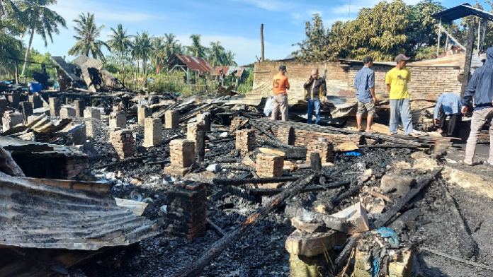 dilalap_si_jago_merah_7_rumah_terbakar_di_batu_bara