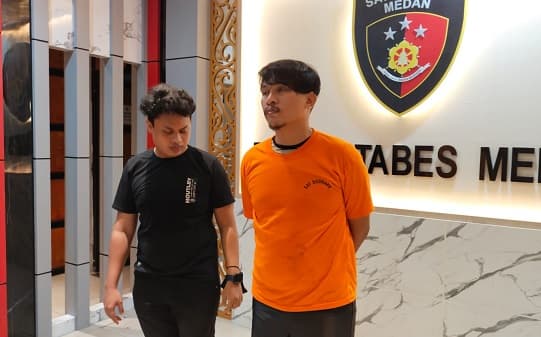 dilaporkan_wanita_kenalannya_pria_ganteng_ini_diamankan_polisi