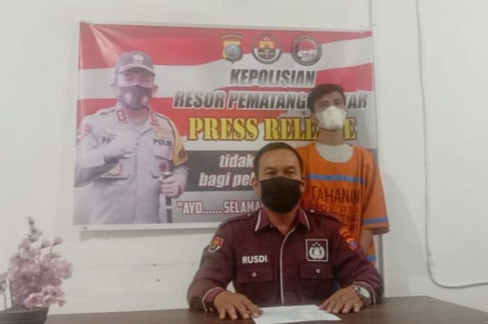 dilaporkan_warga_penjaga_gudang_cpo_pabatu_diamankan_polisi