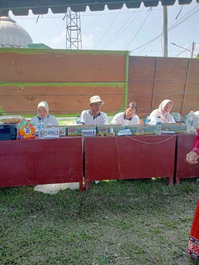 dilarang_memfoto_proses_pemilu_di_tps_kpps_dan_saksi_partai_cekcok_di_deli_serdang