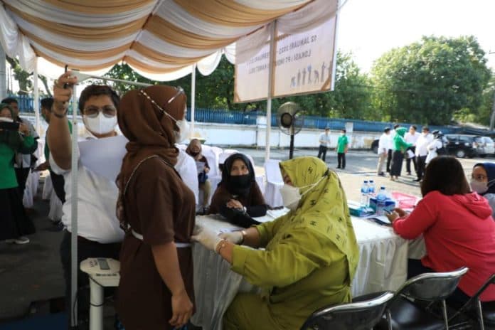 dinas_kesehatan_medan_bersama_pakki_lakukan_screening_kesehatan_pekerja_perempuan