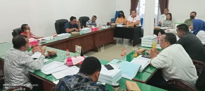 dinas_putr_sebut_proyek_bisa_berproses_di_februari_2023_anggota_dprd_akan_kirim_bunga_papan