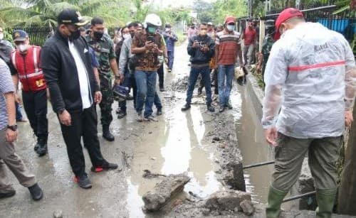 dinas_sdabmbk_medan_terus_lakukan_normalisasi_dan_pengorekan_sedimentasi