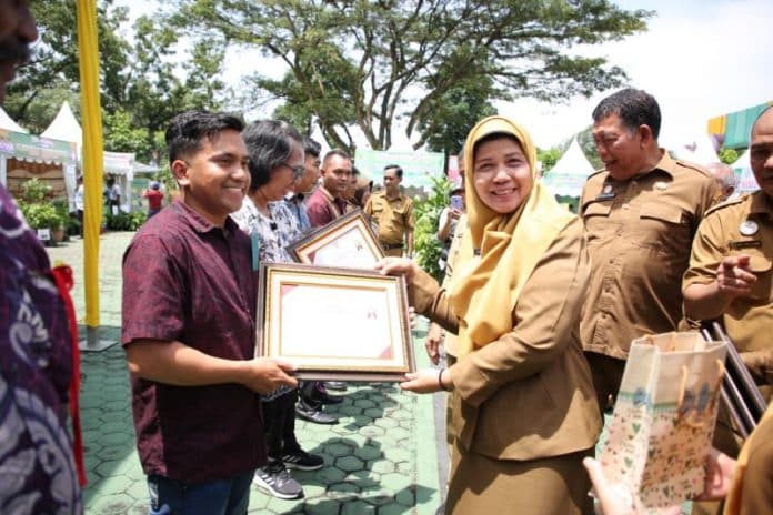 dinas_tph_sumut_gelar_festival_benih_dan_buah_2022
