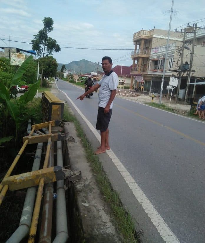 dinding_jembatan_sigeokgeok_roboh_butuh_perhatian_pemerintah