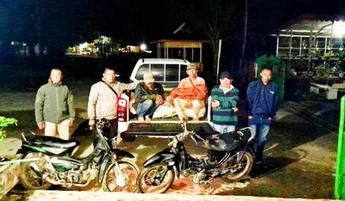 dini_hari_dua_pencuri_brondolan_sawit_ditangkap_di_kebun_marjandi