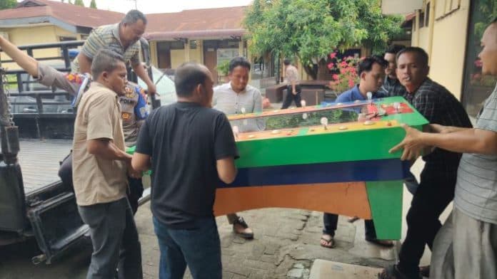 dinilai_meresahkan_muspika_tanjung_morawa_gerebek_lokasi_judi_tembak_ikan