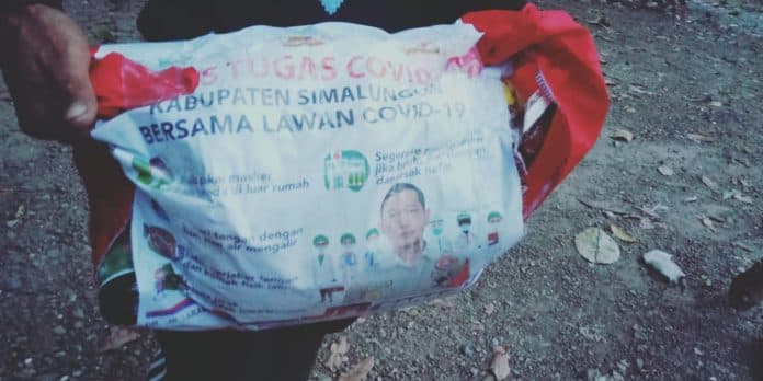 dinilai_tak_tepat_sasaran_pemuda_di_girsip_simalungun_dapat_sembako