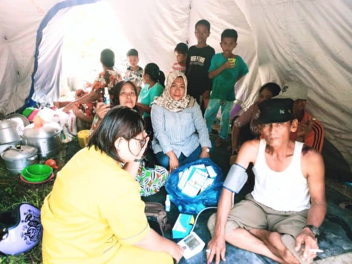 dinkes_batu_bara_turun_ke_lokasi_banjir_beri_pelayanan_medis_warga