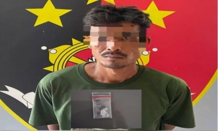 dipergoki_pria_pengangguran_sempat_buang_sabu_sebelum_ditangkap_di_batu_bara