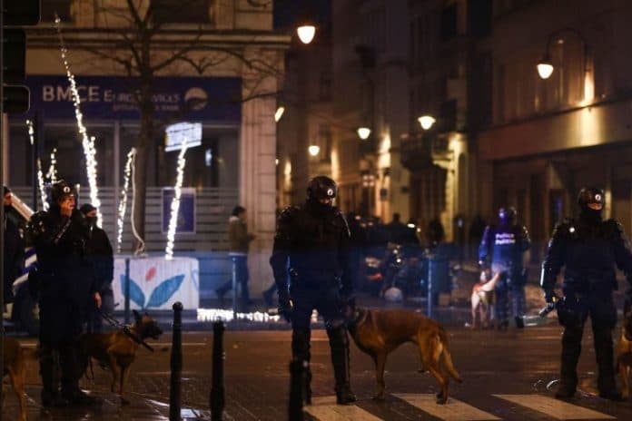 dipermalukan_maroko_2_0_fans_belgia_mengamuk_di_brussel