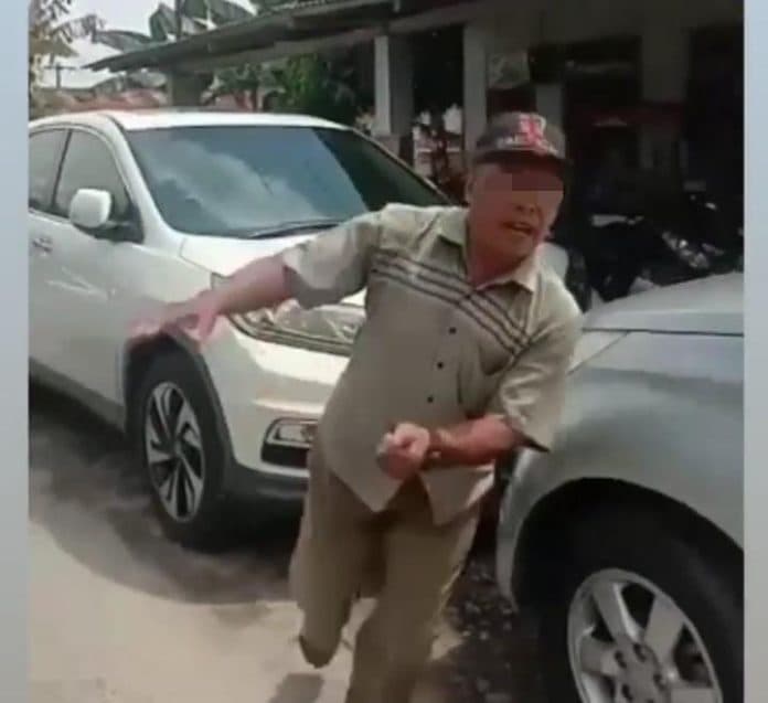 direkam_dan_diteriaki_warga_pria_diduga_maling_sepeda_motor_di_kisaran_kabur
