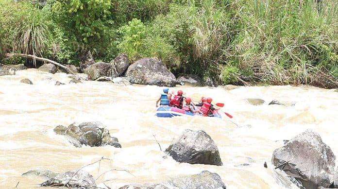 direkomendasikan_lokasi_arung_jeram_tim_siantar_rafting_menjajal_sungai_situmandi_sepanjang_87_km