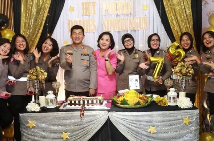 dirgahayu_polwan_ke_75_kapolres_simalungun_berperan_penting_ciptakan_pemilu_damai