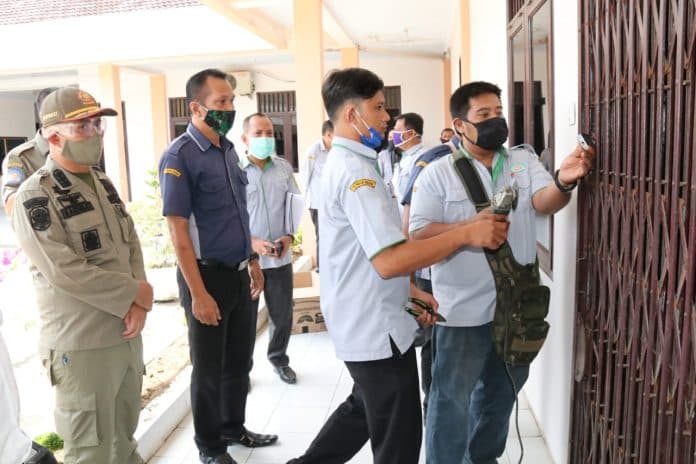 dirut_pd_pasar_medan_diberhentikan_satpol_pp_ambil_alih_aset_dari_ruangan_direksi