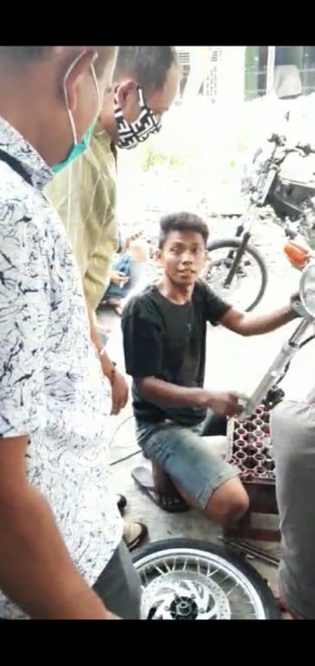 disaksikan_keluarga_pria_ini_tega_aniaya_istri_hingga_babak_belur_di_medan