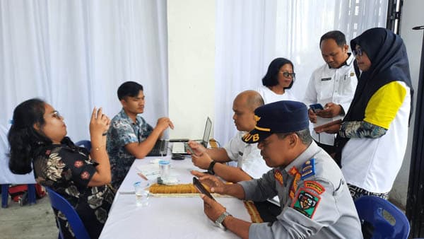 disdukcapil_dan_pmi_buka_layanan_ikd_serta_donor_darah_di_peresmian_rsud_tuan_rondahaim