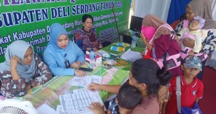 disdukcapil_deli_serdang_layani_administrasi_kependudukan_di_lokasi_mtq_ke_57