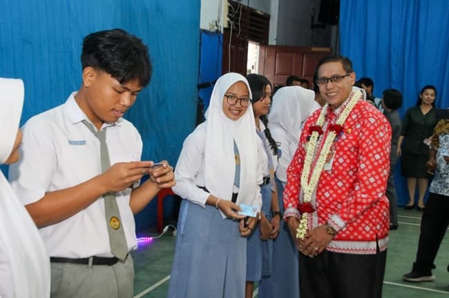 disdukcapil_siantar_ribuan_pemilih_pemula_sudah_perekaman_e_ktp