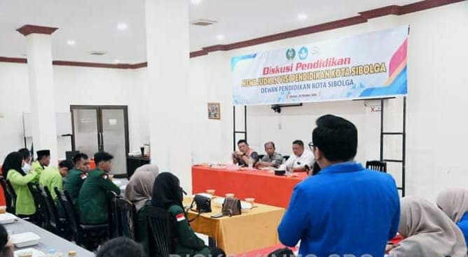 diskusi_pendidikan_di_sibolga_sepakat_tingkatkan_kualitas_pendidikan_hadapi_tantangan_generasi_z