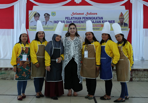 disparbud_pakpak_bharat_gelar_pelatihan_inovasi_dan_higienitas_sajian_kuliner