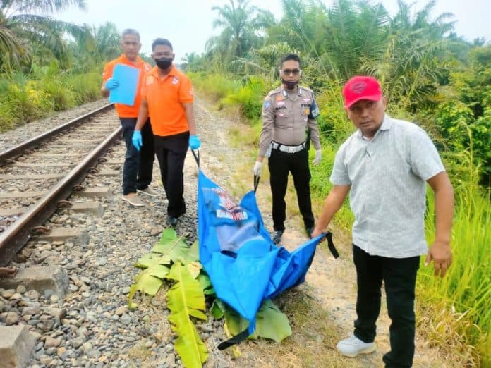 ditabrak_ka_di_limau_manis_batu_bara_pria_pejalan_kaki_tewas